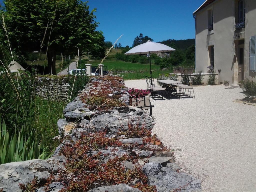 Le Repos Coquelicot Acomodação com café da manhã Montillot Exterior foto